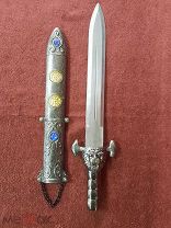Простой меч с ножнами и перевязью - Популярное оружие